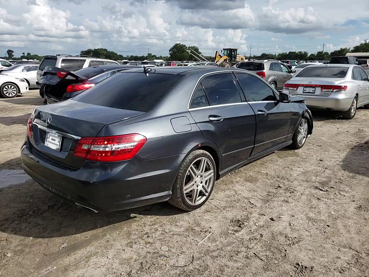 Photo 10 VIN: WDDHF5GB8AA022772 - MERCEDES-BENZ E 350 