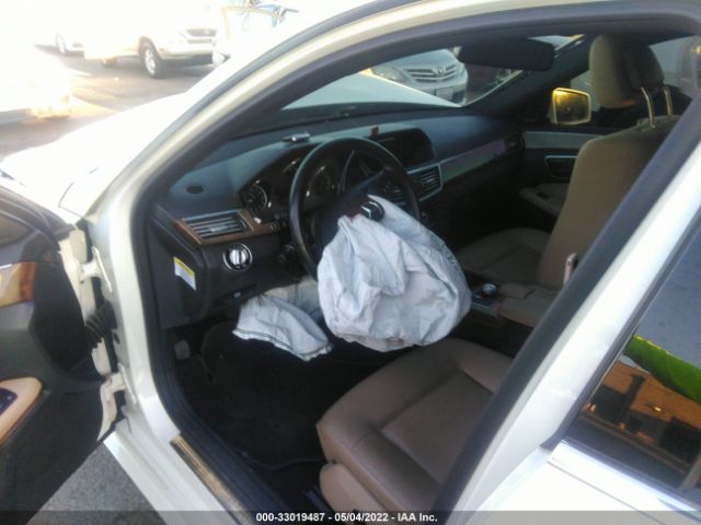 Photo 4 VIN: WDDHF5GB8AA091252 - MERCEDES-BENZ E-CLASS 