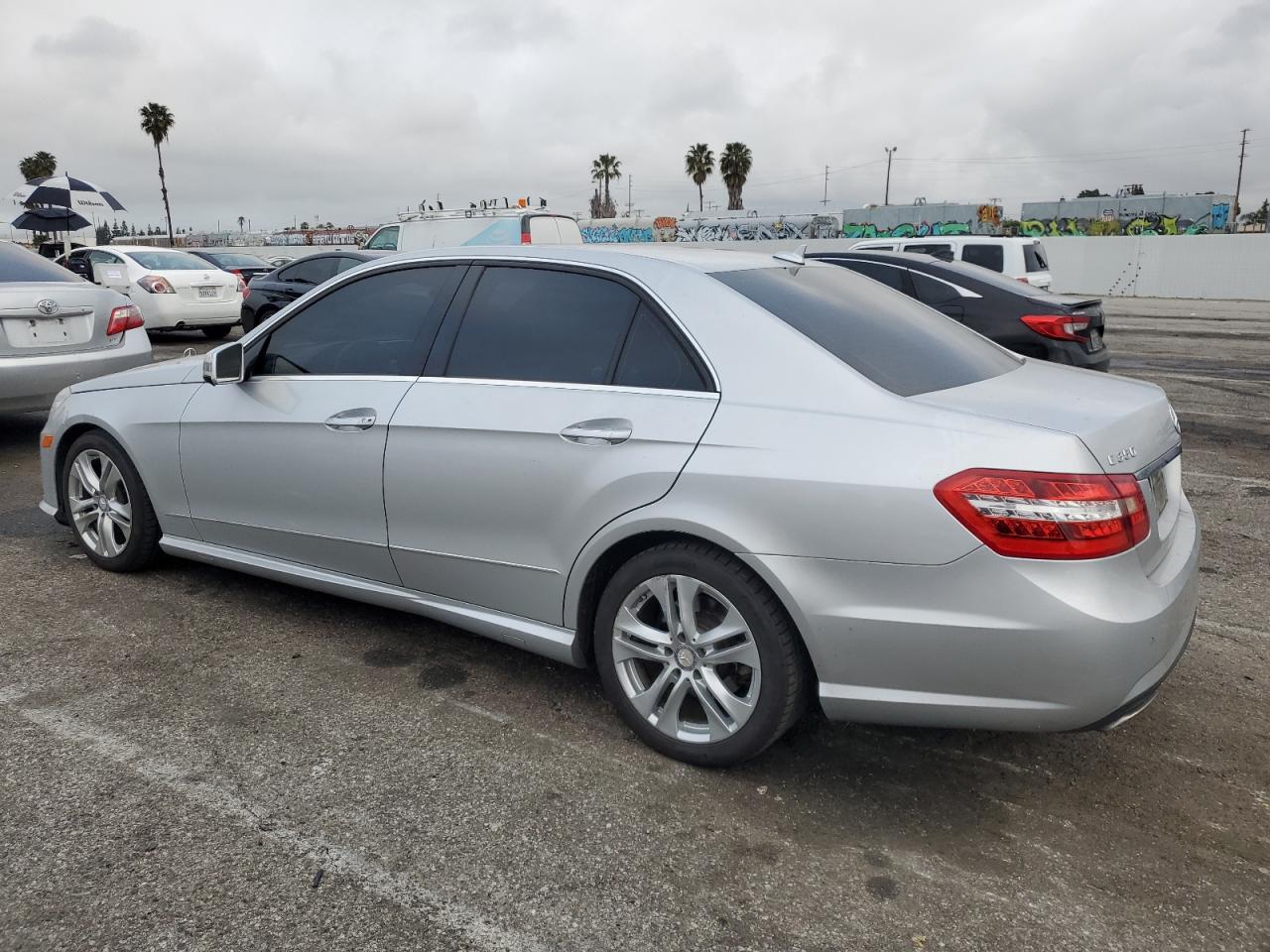 Photo 1 VIN: WDDHF5GB8AA228464 - MERCEDES-BENZ E-KLASSE 