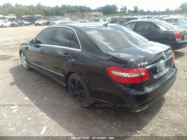 Photo 2 VIN: WDDHF5GB9AA097156 - MERCEDES-BENZ E-CLASS 