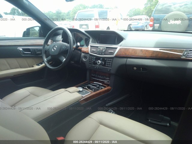 Photo 4 VIN: WDDHF5GB9AA212774 - MERCEDES-BENZ E-CLASS 