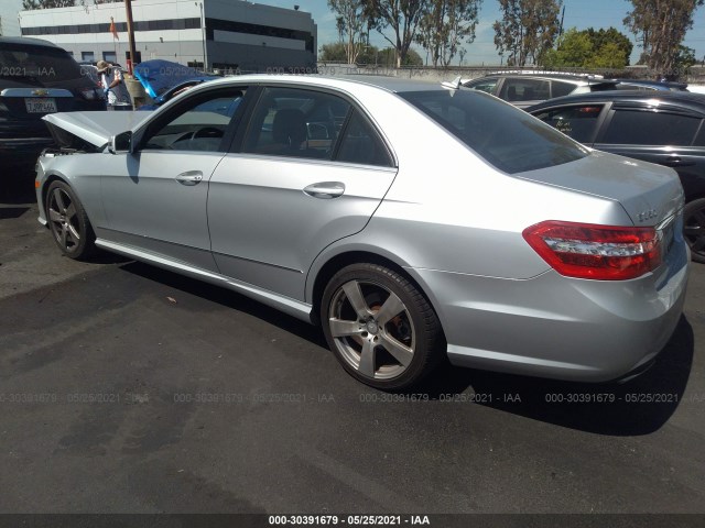 Photo 2 VIN: WDDHF5GB9AA217473 - MERCEDES-BENZ E-CLASS 