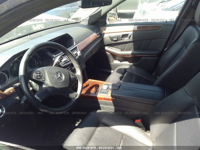 Photo 4 VIN: WDDHF5GB9AA217473 - MERCEDES-BENZ E-CLASS 