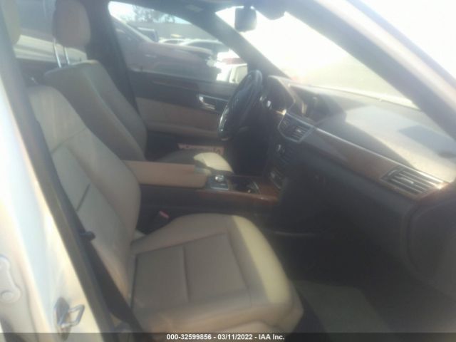 Photo 4 VIN: WDDHF5GB9AA217618 - MERCEDES-BENZ E-CLASS 