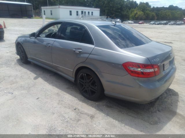 Photo 2 VIN: WDDHF5GBXAA097845 - MERCEDES-BENZ E-CLASS 