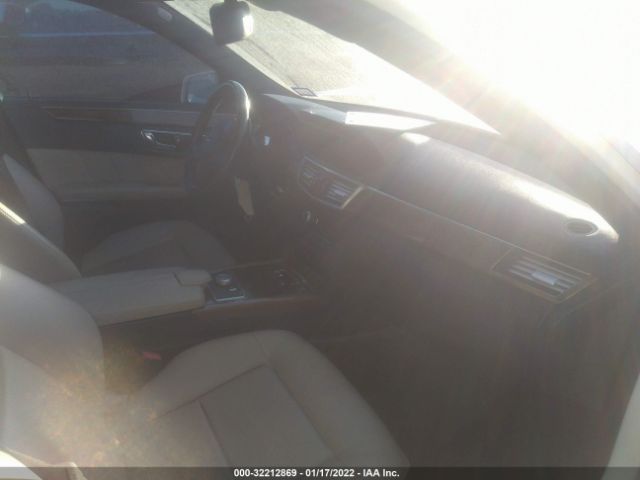 Photo 4 VIN: WDDHF5GBXAA241037 - MERCEDES-BENZ E-CLASS 