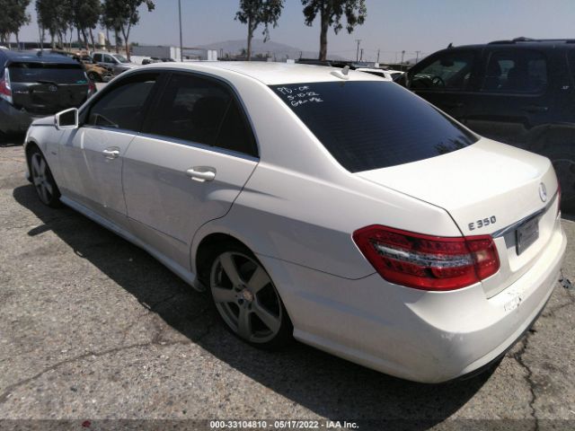 Photo 2 VIN: WDDHF5KB0CA573000 - MERCEDES-BENZ E-CLASS 