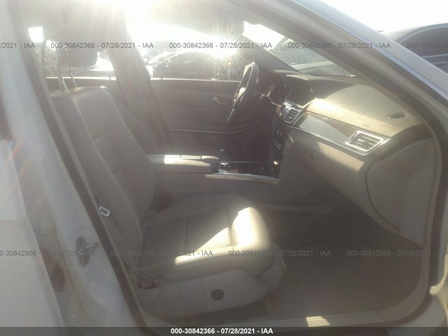 Photo 4 VIN: WDDHF5KB1EB012978 - MERCEDES-BENZ E-CLASS 