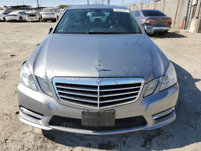 Photo 4 VIN: WDDHF5KB2CA554156 - MERCEDES-BENZ E-CLASS 