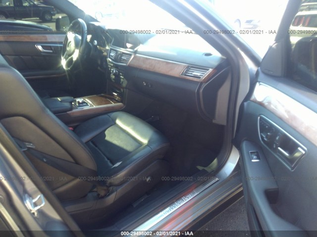 Photo 4 VIN: WDDHF5KB2DA683158 - MERCEDES-BENZ E-CLASS 