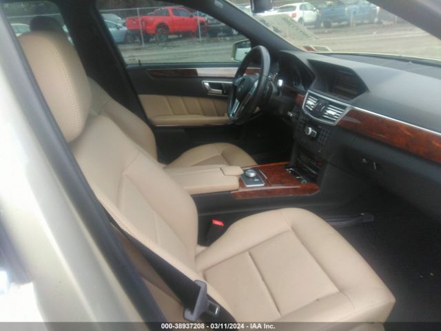 Photo 4 VIN: WDDHF5KB3CA535633 - MERCEDES-BENZ E 350 