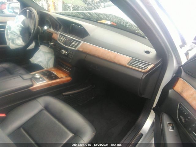 Photo 4 VIN: WDDHF5KB3CA555039 - MERCEDES-BENZ E-CLASS 