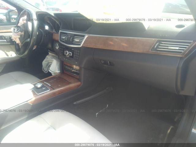 Photo 4 VIN: WDDHF5KB3DA718290 - MERCEDES-BENZ E-CLASS 