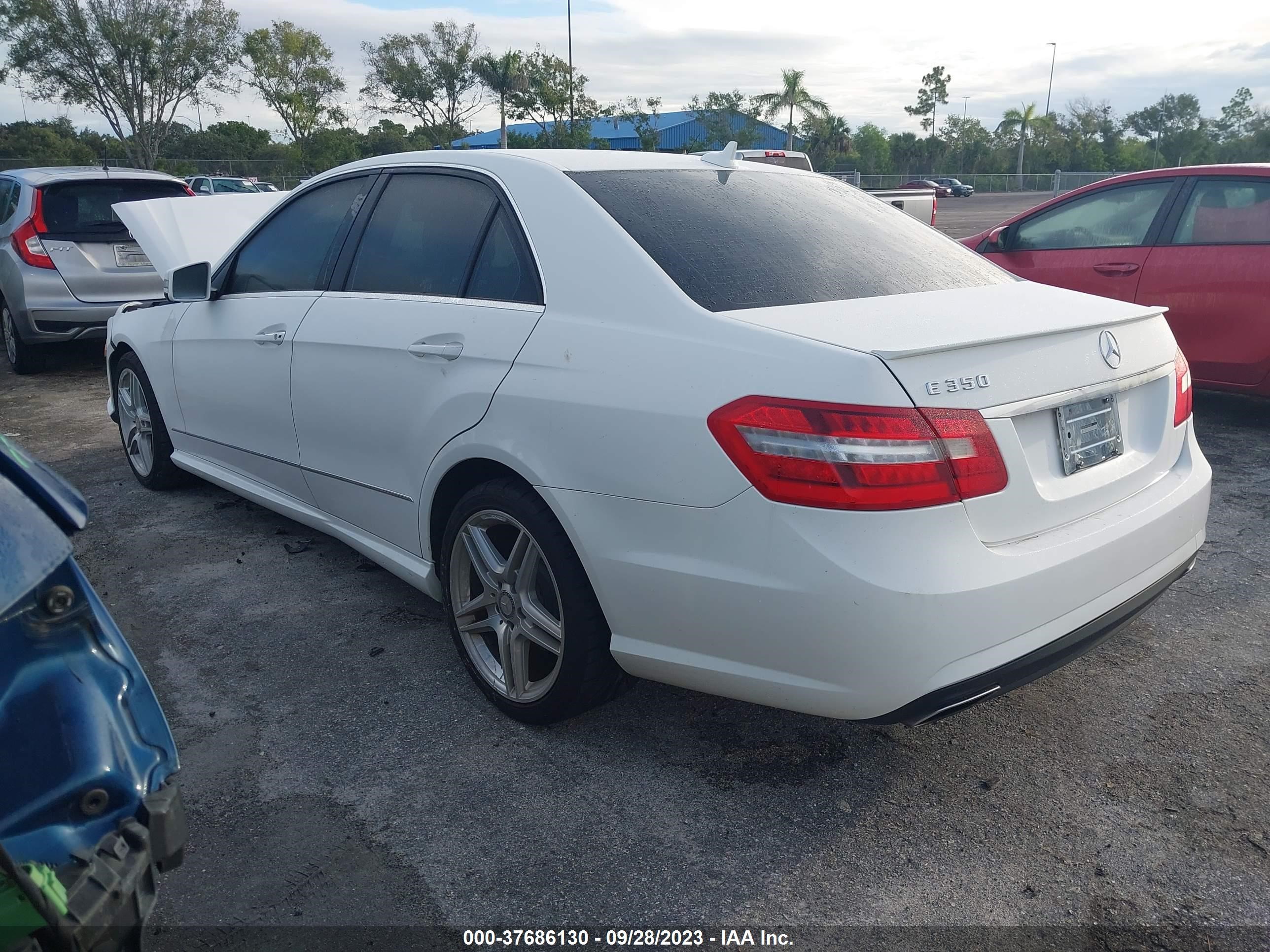 Photo 2 VIN: WDDHF5KB4DA689365 - MERCEDES-BENZ E-KLASSE 