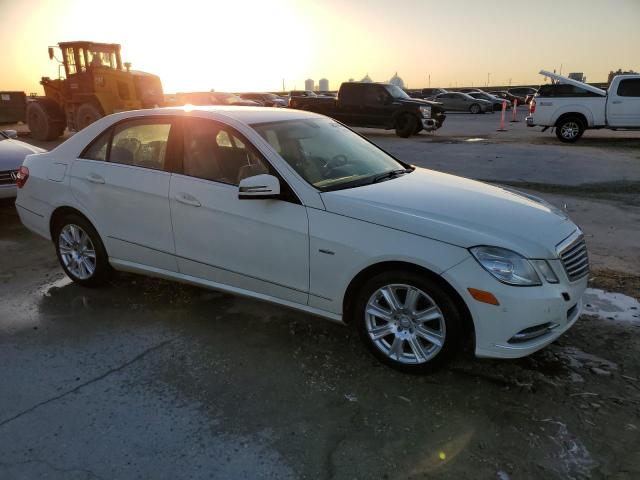 Photo 3 VIN: WDDHF5KB5CA529980 - MERCEDES-BENZ E-CLASS 