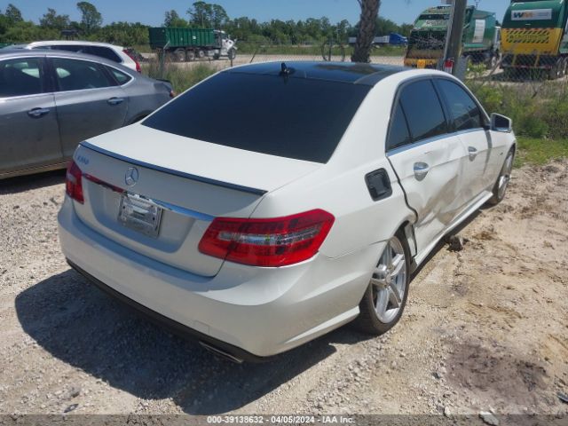 Photo 3 VIN: WDDHF5KB6CA542494 - MERCEDES-BENZ E 