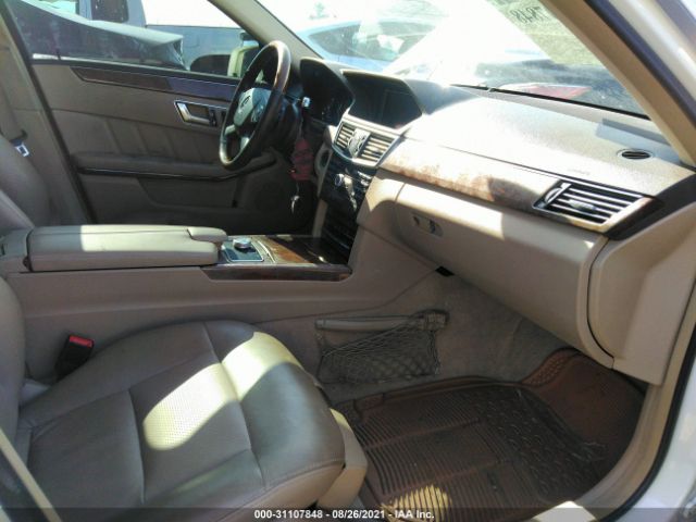 Photo 4 VIN: WDDHF5KB6CA603231 - MERCEDES-BENZ E-CLASS 