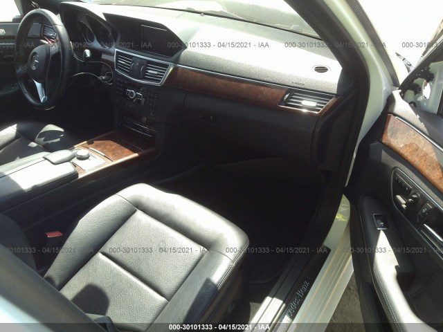 Photo 4 VIN: WDDHF5KB6DA699556 - MERCEDES-BENZ E-CLASS 