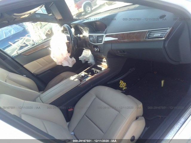 Photo 4 VIN: WDDHF5KB8DA741290 - MERCEDES-BENZ E-CLASS 