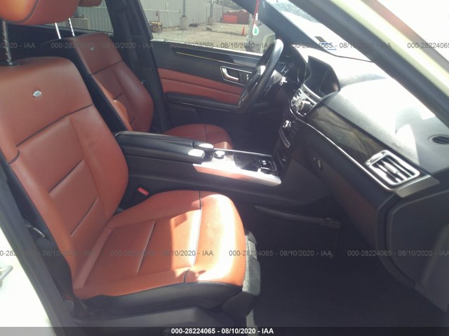 Photo 4 VIN: WDDHF5KB8EA905784 - MERCEDES-BENZ E-CLASS 