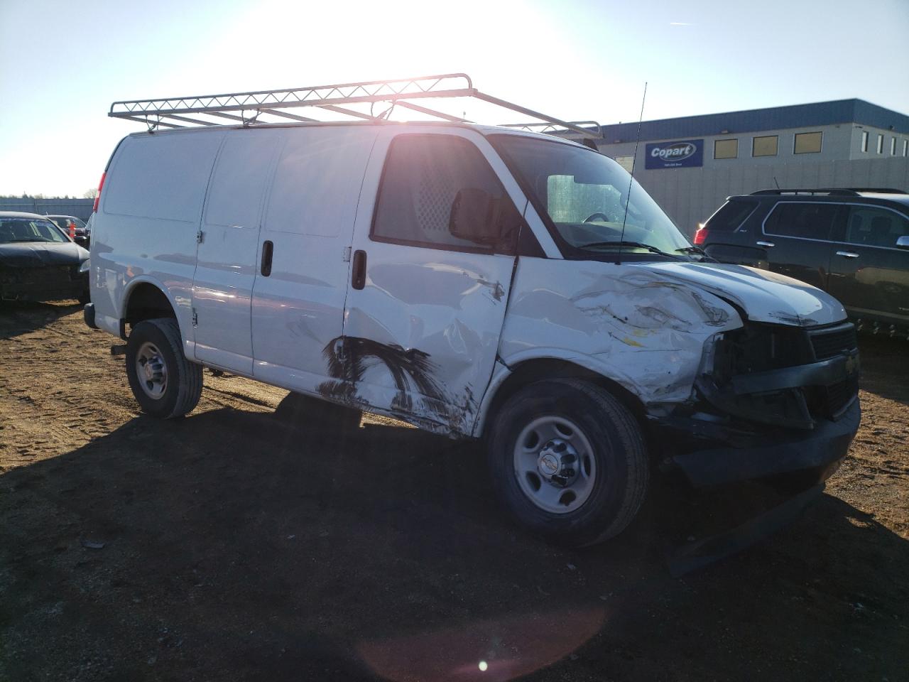 Photo 3 VIN: WDDHF5KB8EB043659 - CHEVROLET EXPRESS 