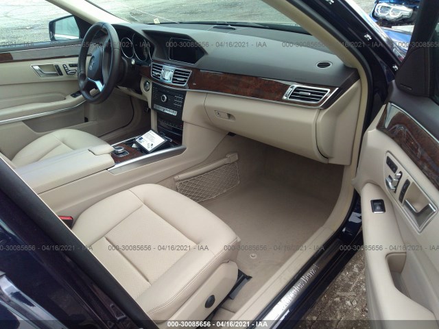 Photo 4 VIN: WDDHF5KB8GB328980 - MERCEDES-BENZ E-CLASS 