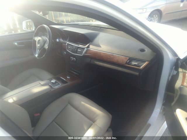 Photo 4 VIN: WDDHF5KBXDA694974 - MERCEDES-BENZ E-CLASS 