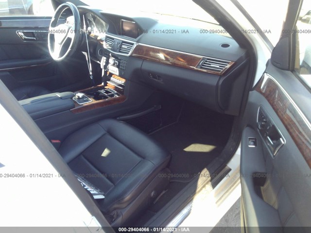 Photo 4 VIN: WDDHF5KBXDA771939 - MERCEDES-BENZ E-CLASS 