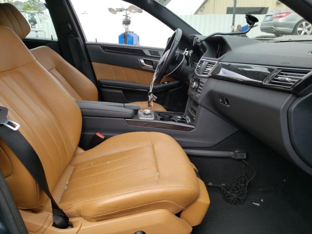 Photo 4 VIN: WDDHF7CB0AA033024 - MERCEDES-BENZ E 550 