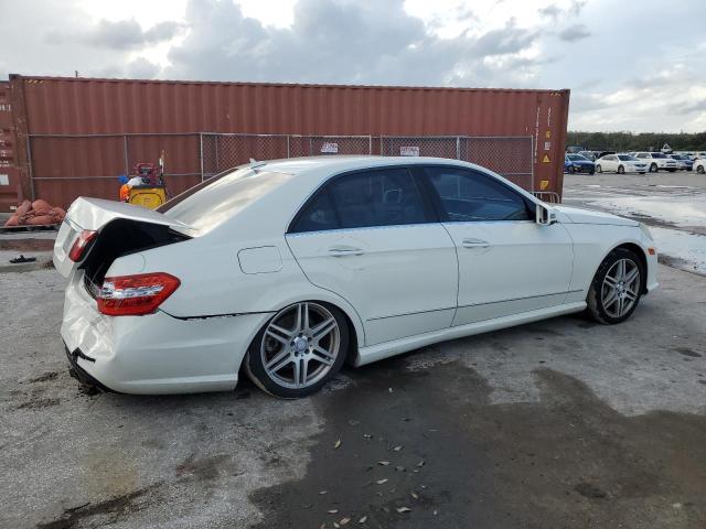 Photo 2 VIN: WDDHF7CB0AA164390 - MERCEDES-BENZ E 550 