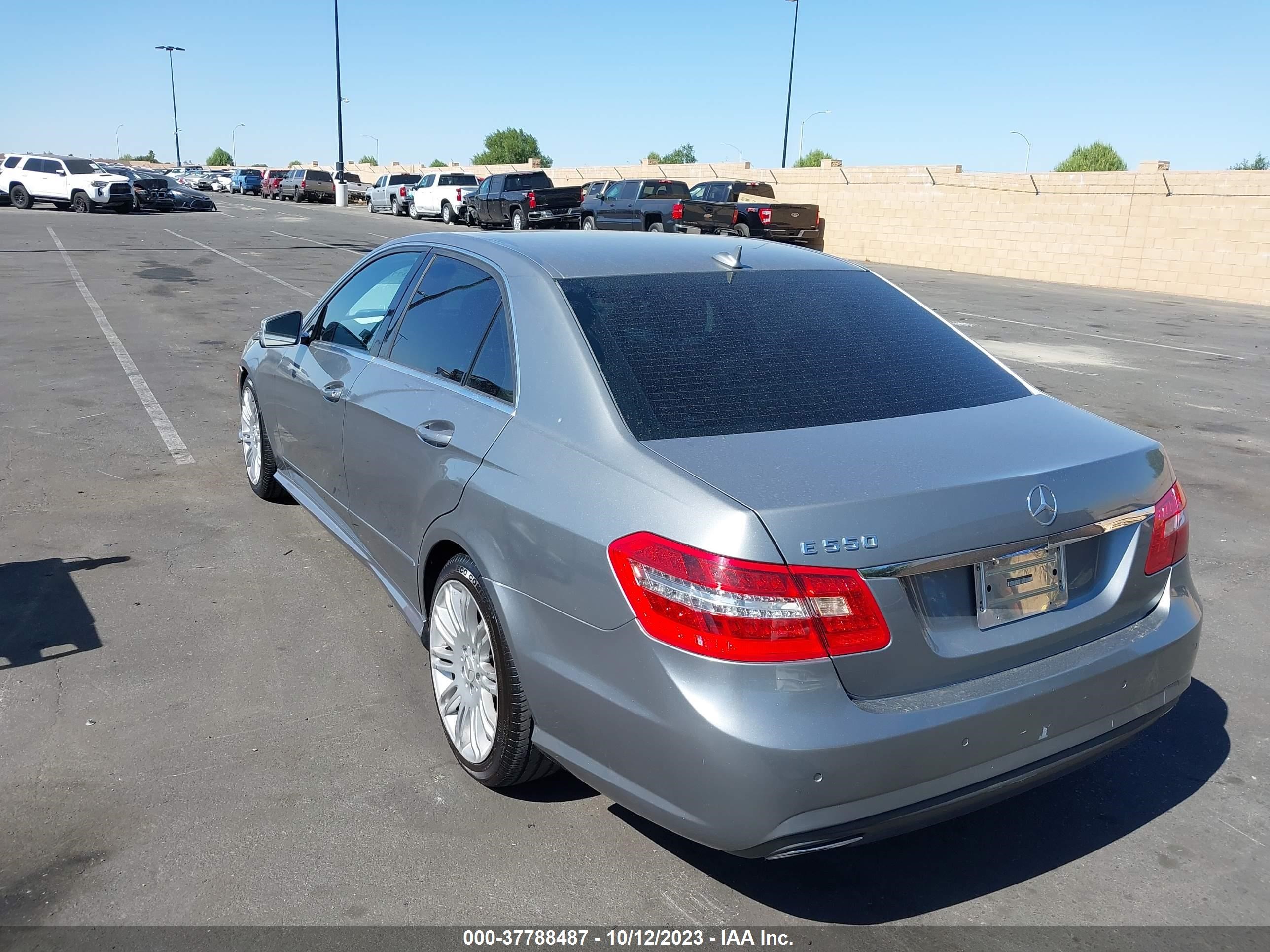 Photo 2 VIN: WDDHF7CB1AA206680 - MERCEDES-BENZ E-KLASSE 