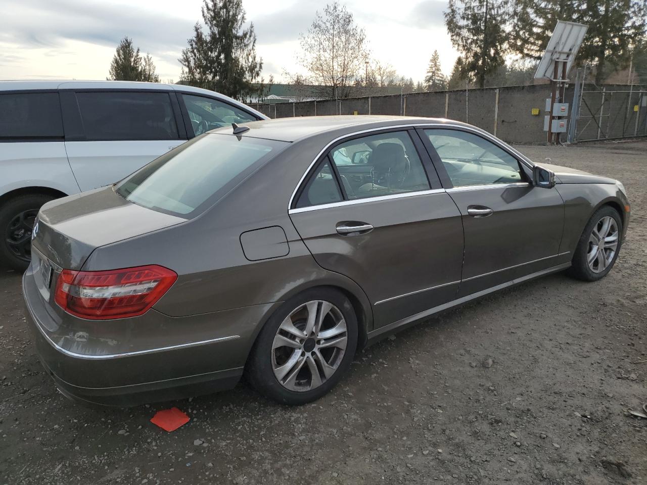 Photo 2 VIN: WDDHF7CB2AA088428 - MERCEDES-BENZ E-KLASSE 