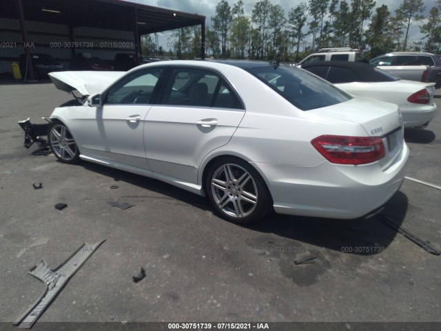 Photo 2 VIN: WDDHF7CB3AA055180 - MERCEDES-BENZ E-CLASS 