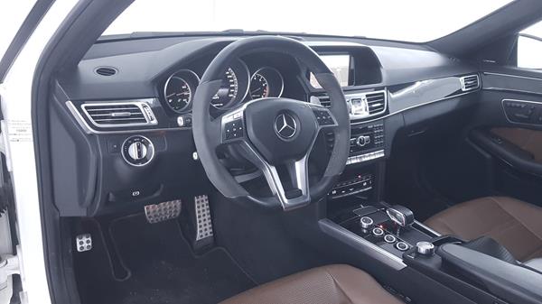 Photo 11 VIN: WDDHF7EB5FB118147 - MERCEDES-BENZ E 63 