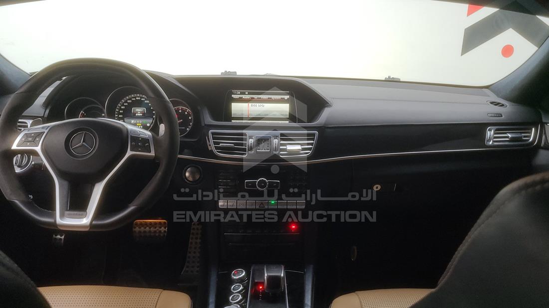 Photo 20 VIN: WDDHF7GB3EA880409 - MERCEDES E 