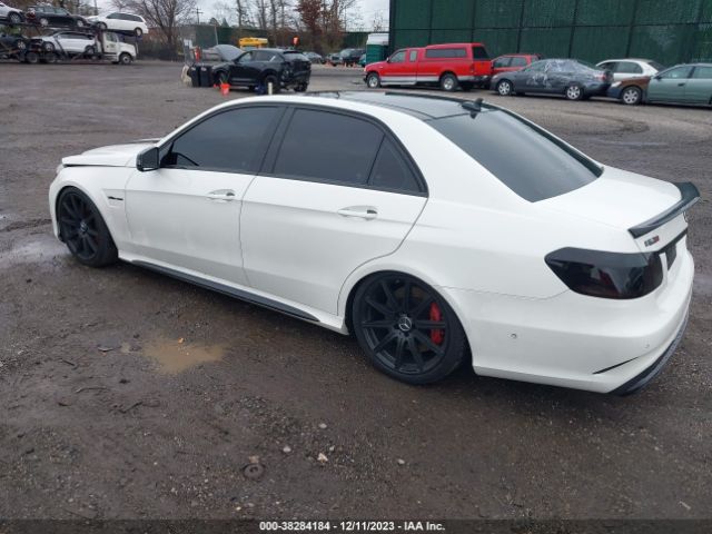 Photo 2 VIN: WDDHF7GB8FB113201 - MERCEDES-BENZ E 63 AMG 