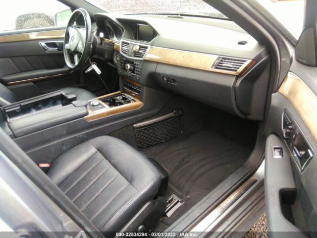 Photo 4 VIN: WDDHF8HB0AA172200 - MERCEDES-BENZ E-CLASS 