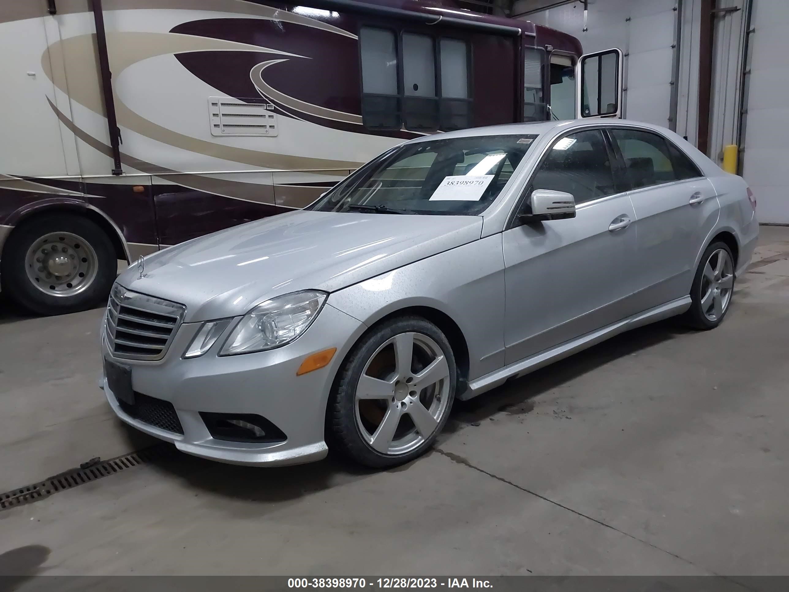 Photo 1 VIN: WDDHF8HB0BA295139 - MERCEDES-BENZ E-KLASSE 