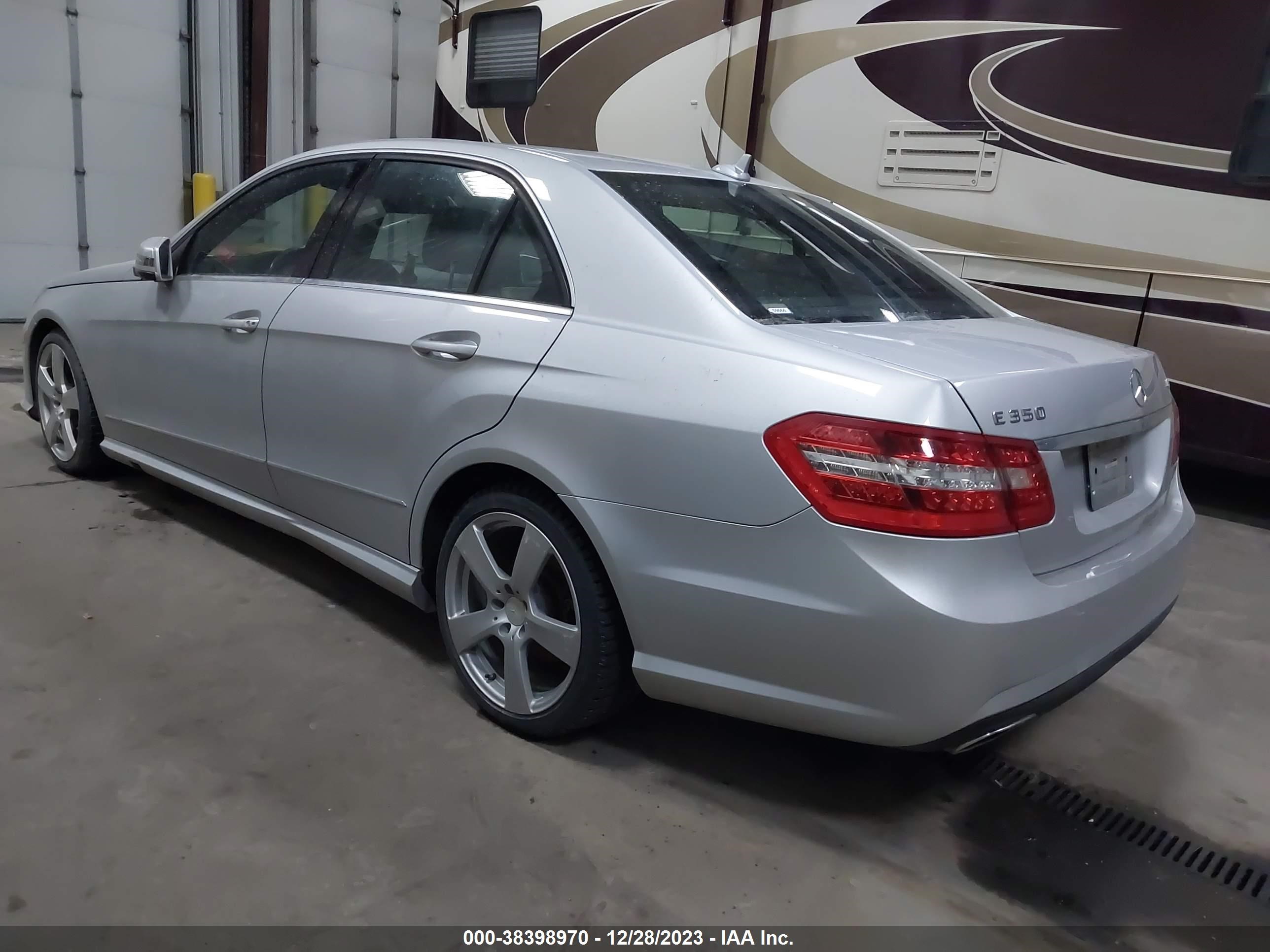 Photo 2 VIN: WDDHF8HB0BA295139 - MERCEDES-BENZ E-KLASSE 