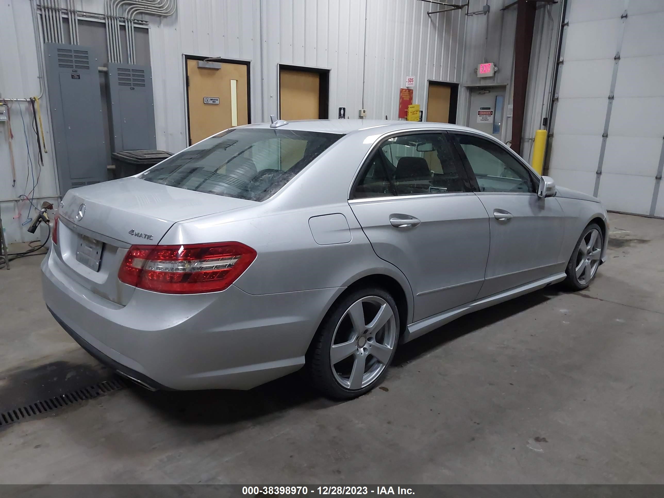 Photo 3 VIN: WDDHF8HB0BA295139 - MERCEDES-BENZ E-KLASSE 