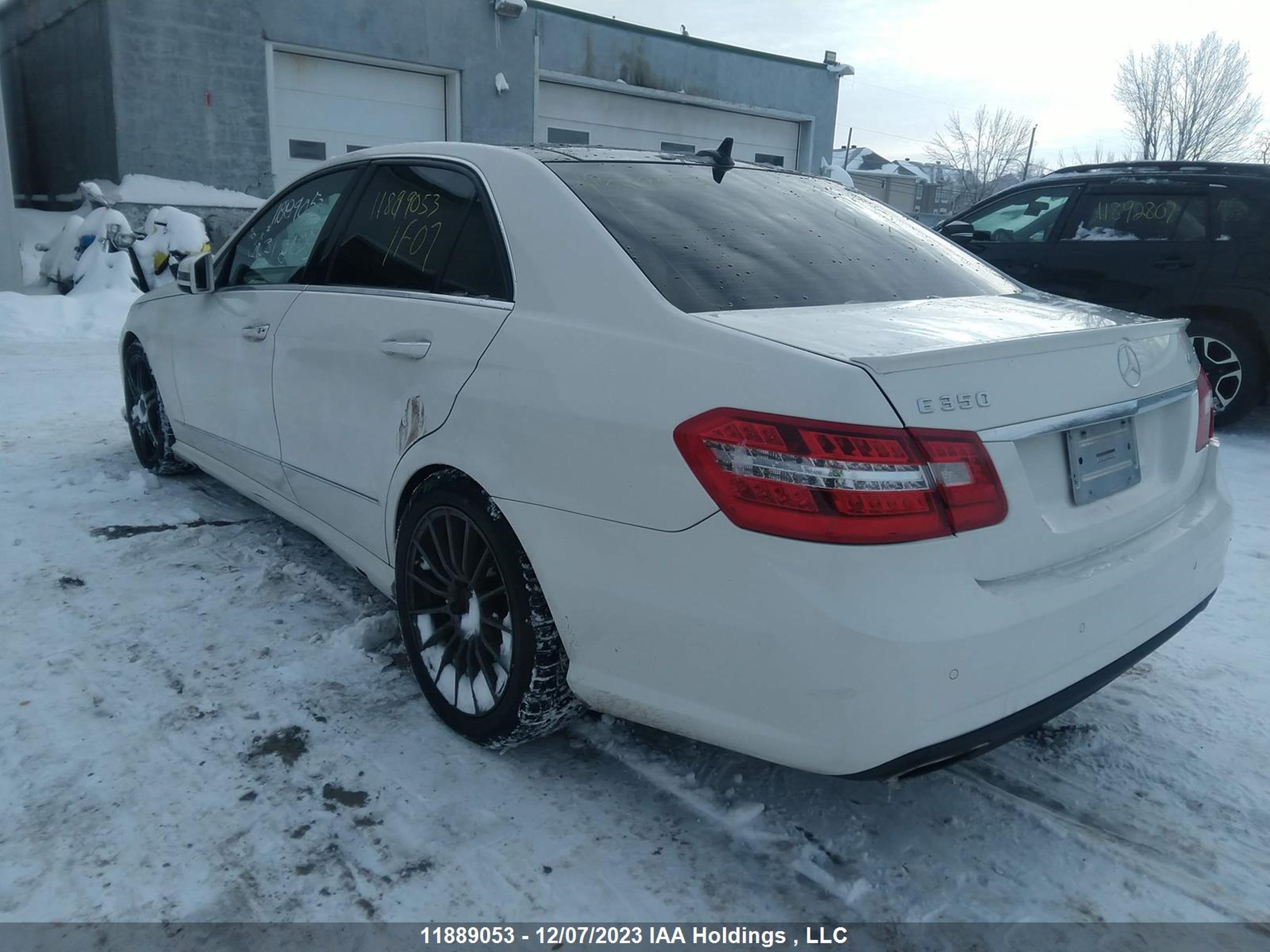 Photo 2 VIN: WDDHF8HB1BA318105 - MERCEDES-BENZ E-KLASSE 