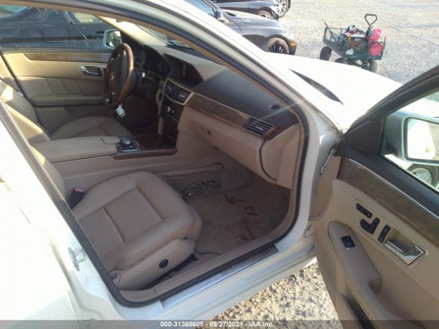 Photo 4 VIN: WDDHF8HB1BA379387 - MERCEDES-BENZ E-CLASS 