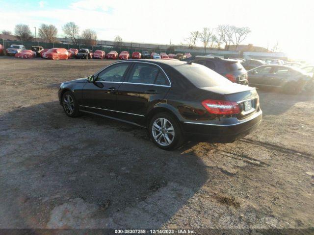 Photo 2 VIN: WDDHF8HB1BA479702 - MERCEDES-BENZ E 