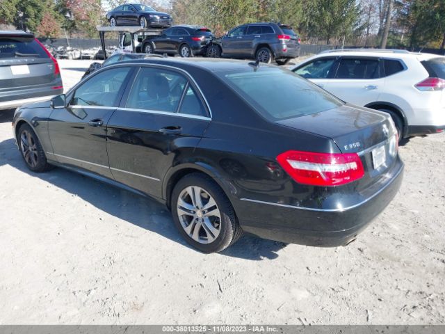 Photo 2 VIN: WDDHF8HB2AA053273 - MERCEDES-BENZ E 350 