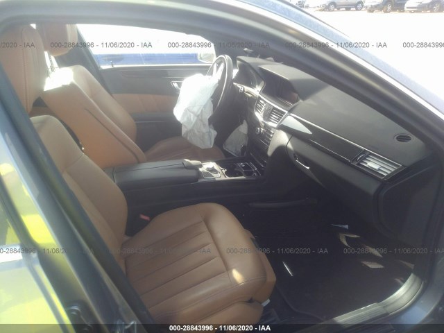 Photo 4 VIN: WDDHF8HB2AA116985 - MERCEDES-BENZ E-CLASS 