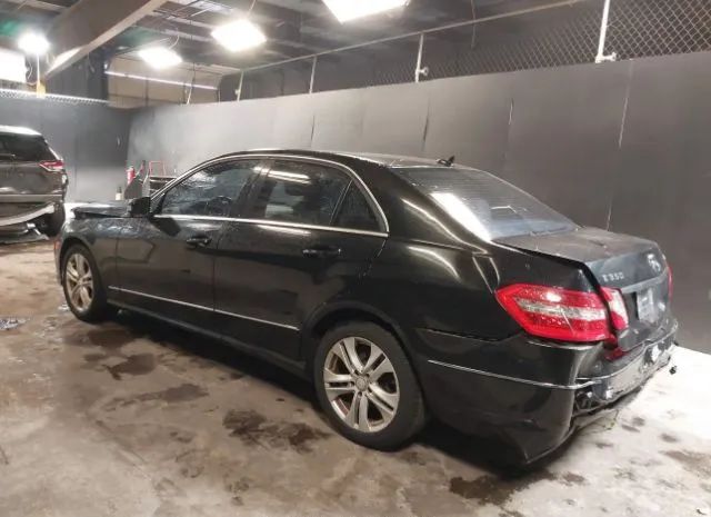 Photo 2 VIN: WDDHF8HB2AA217573 - MERCEDES-BENZ E-CLASS 