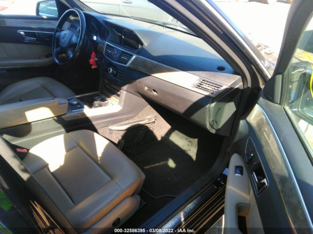 Photo 4 VIN: WDDHF8HB2AA256907 - MERCEDES-BENZ E-CLASS 