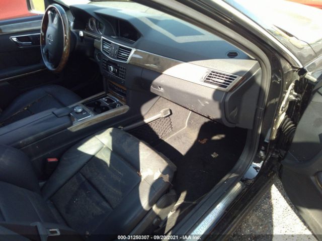 Photo 4 VIN: WDDHF8HB2AA258575 - MERCEDES-BENZ E-CLASS 