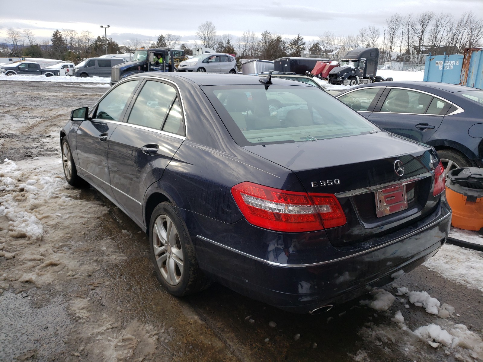 Photo 2 VIN: WDDHF8HB2BA356099 - MERCEDES-BENZ E 350 4MAT 