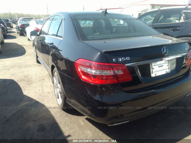 Photo 2 VIN: WDDHF8HB2BA433652 - MERCEDES-BENZ E-CLASS 